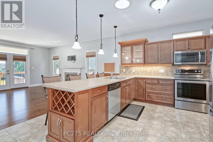 Photo 8 at 41 Park Place, Tillsonburg Photo 8 at 41 Park Place, Tillsonburg