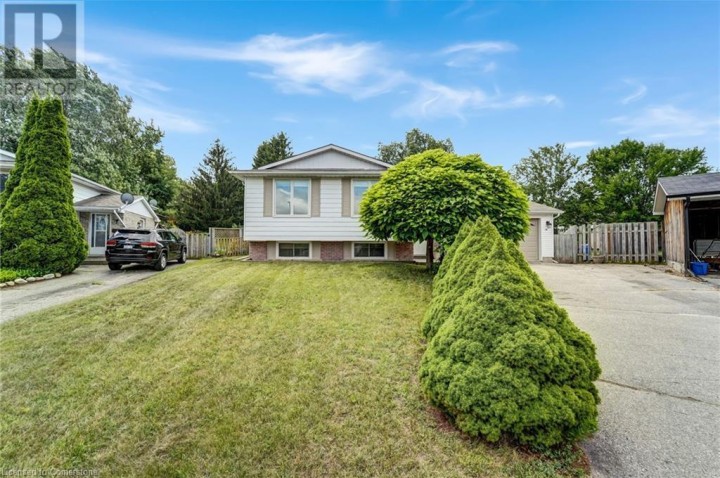 Photo 3 at 14 Thistledown Drive, Brantford Photo 3 at 14 Thistledown Drive, Brantford