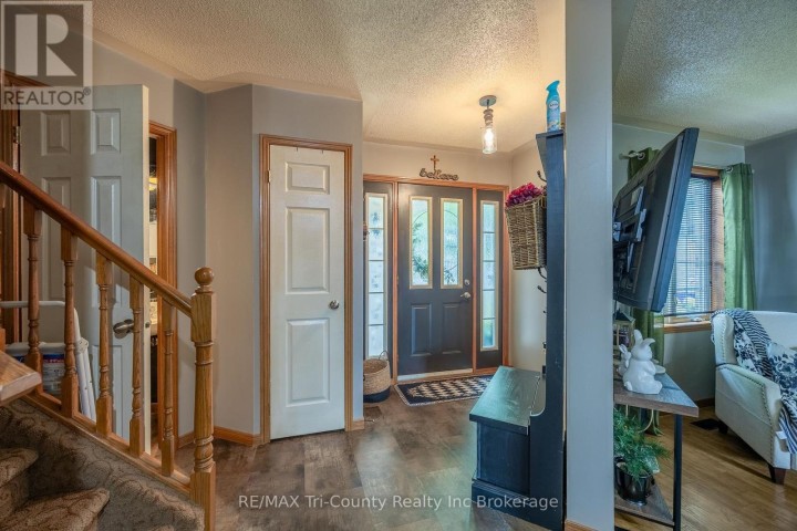 Photo 3 at 21 Kara Lane, Tillsonburg Photo 3 at 21 Kara Lane, Tillsonburg