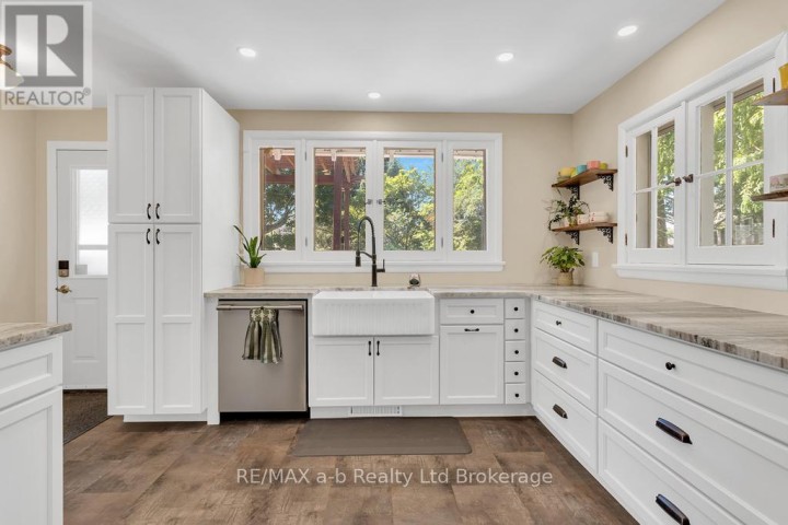 Photo 4 at 347 Broadway Street, Tillsonburg Photo 4 at 347 Broadway Street, Tillsonburg