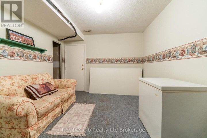 Photo 22 at 8 - 19 Wren Court, Tillsonburg Photo 22 at 8 - 19 Wren Court, Tillsonburg