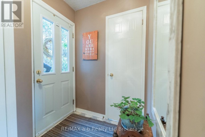 Photo 3 at 8 - 19 Wren Court, Tillsonburg Photo 3 at 8 - 19 Wren Court, Tillsonburg