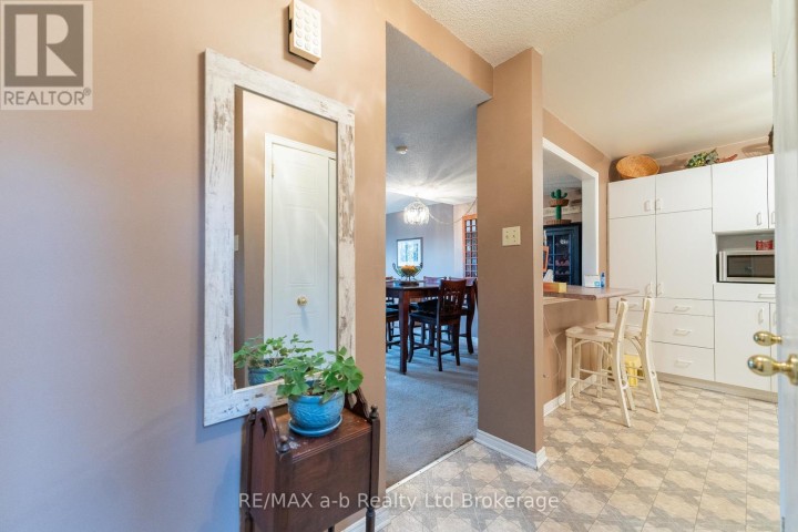 Photo 5 at 8 - 19 Wren Court, Tillsonburg Photo 5 at 8 - 19 Wren Court, Tillsonburg