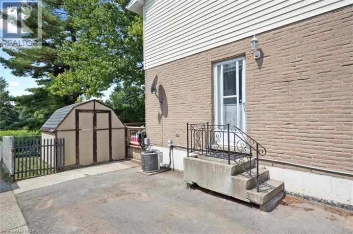 Photo 11 at 400 Odlum Drive, Woodstock Photo 11 at 400 Odlum Drive, Woodstock