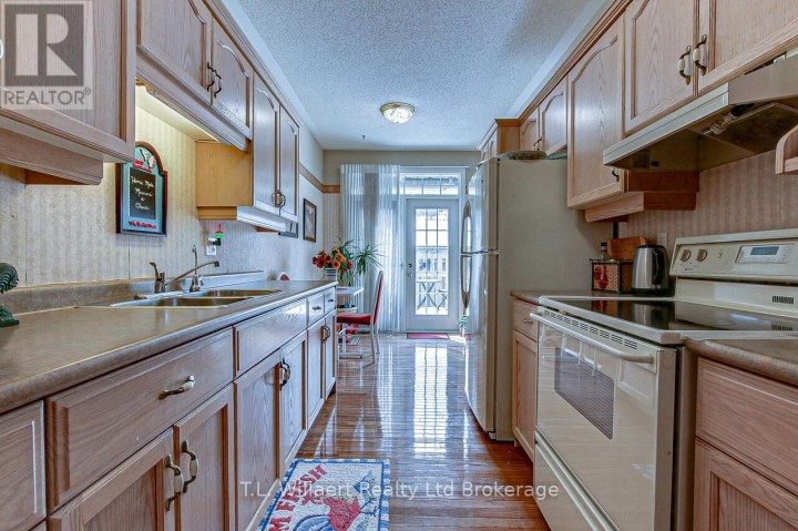 Photo 11 at UNIT 4 - 7 , Tillsonburg Photo 11 at UNIT 4 - 7 , Tillsonburg