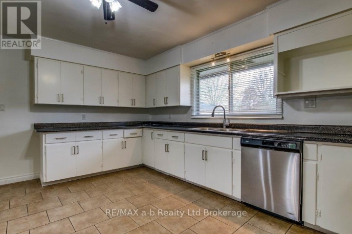 Photo 15 at 9 Duncan Street, Tillsonburg Photo 15 at 9 Duncan Street, Tillsonburg