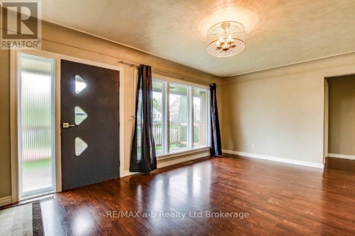 Photo 3 at 9 Duncan Street, Tillsonburg Photo 3 at 9 Duncan Street, Tillsonburg