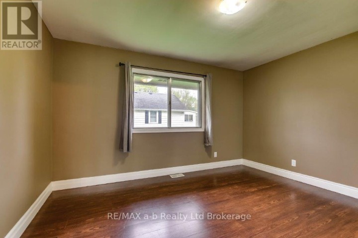 Photo 5 at 9 Duncan Street, Tillsonburg Photo 5 at 9 Duncan Street, Tillsonburg