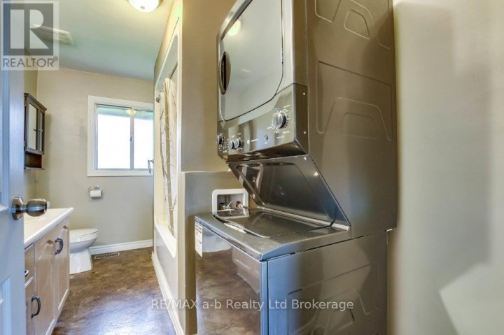 Photo 8 at 9 Duncan Street, Tillsonburg Photo 8 at 9 Duncan Street, Tillsonburg