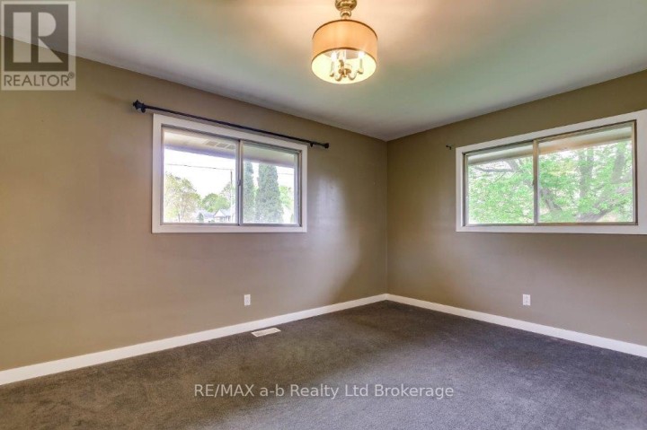 Photo 9 at 9 Duncan Street, Tillsonburg Photo 9 at 9 Duncan Street, Tillsonburg