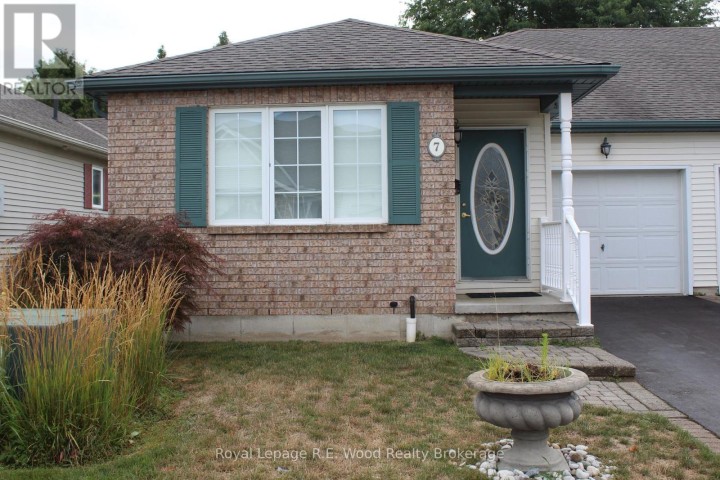 Photo 1 at 7 Jackson Court, Tillsonburg Photo 1 at 7 Jackson Court, Tillsonburg