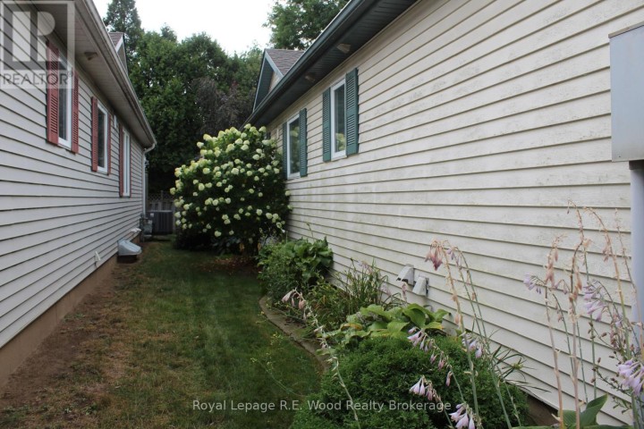 Photo 3 at 7 Jackson Court, Tillsonburg Photo 3 at 7 Jackson Court, Tillsonburg