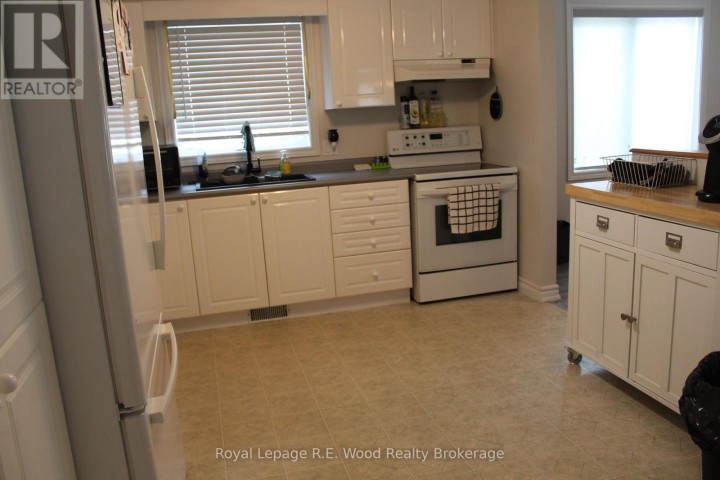 Photo 6 at 7 Jackson Court, Tillsonburg Photo 6 at 7 Jackson Court, Tillsonburg