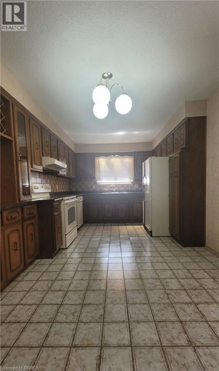 Photo 32 at 325 Fairview Drive, Brantford Photo 32 at 325 Fairview Drive, Brantford