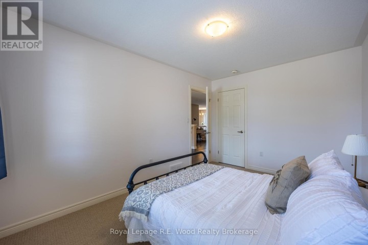 Photo 5 at 42 Hogarth Drive, Tillsonburg Photo 5 at 42 Hogarth Drive, Tillsonburg