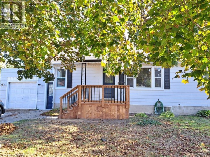 Photo 3 at 17 Hardy Avenue, Tillsonburg Photo 3 at 17 Hardy Avenue, Tillsonburg