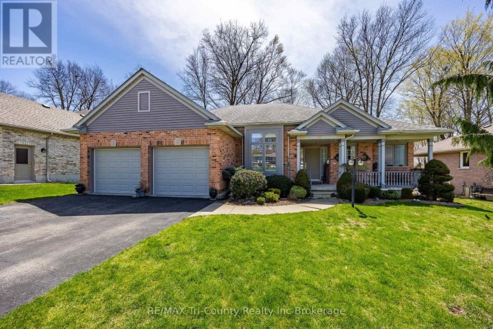 Photo 3 at 11 Woodside Drive, Tillsonburg Photo 3 at 11 Woodside Drive, Tillsonburg