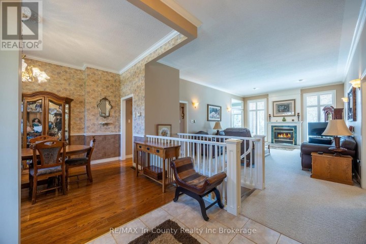 Photo 4 at 11 Woodside Drive, Tillsonburg Photo 4 at 11 Woodside Drive, Tillsonburg