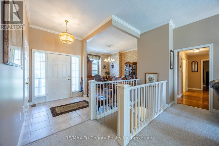 Photo 5 at 11 Woodside Drive, Tillsonburg Photo 5 at 11 Woodside Drive, Tillsonburg