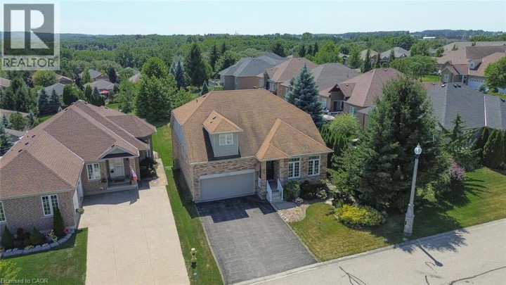 Photo 3 at 2 Green Gable Place, Woodstock Photo 3 at 2 Green Gable Place, Woodstock