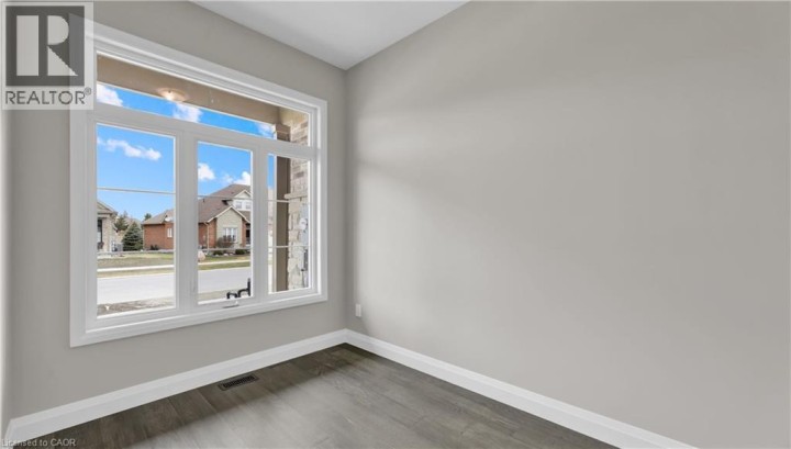 Photo 5 at 800 Garden Court Crescent, Woodstock Photo 5 at 800 Garden Court Crescent, Woodstock