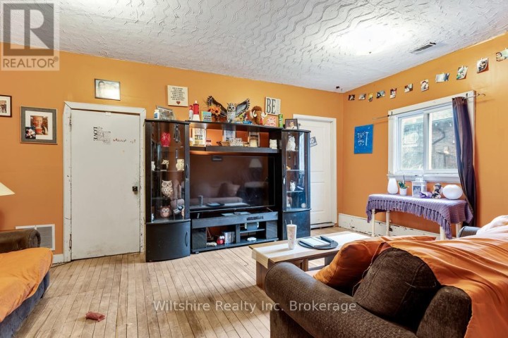 Photo 2 at 324 Broadway Street, Tillsonburg Photo 2 at 324 Broadway Street, Tillsonburg