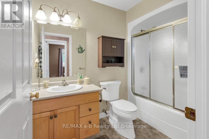 Photo 10 at 53 Woodland Crescent, Tillsonburg Photo 10 at 53 Woodland Crescent, Tillsonburg