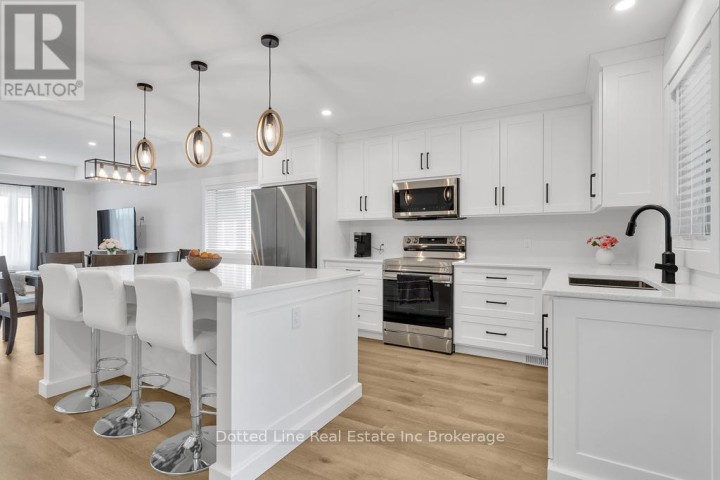 Photo 5 at 18 Walnut Drive, Tillsonburg Photo 5 at 18 Walnut Drive, Tillsonburg