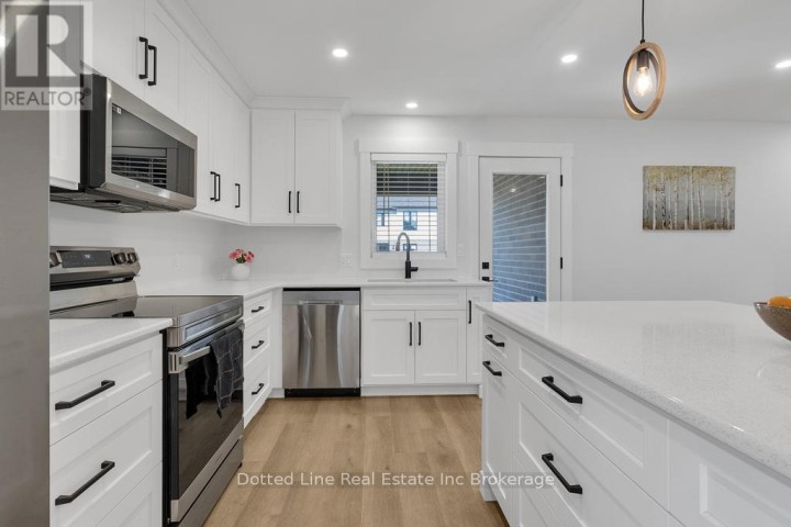 Photo 8 at 18 Walnut Drive, Tillsonburg Photo 8 at 18 Walnut Drive, Tillsonburg