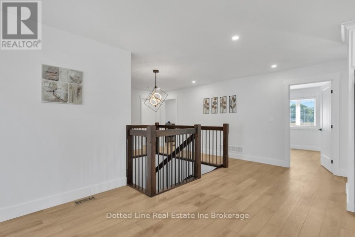 Photo 12 at 16 Walnut Drive, Tillsonburg Photo 12 at 16 Walnut Drive, Tillsonburg