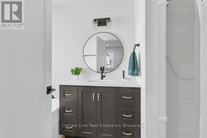 Photo 15 at 16 Walnut Drive, Tillsonburg Photo 15 at 16 Walnut Drive, Tillsonburg