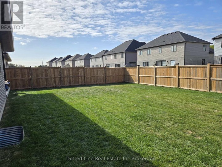 Photo 21 at 16 Walnut Drive, Tillsonburg Photo 21 at 16 Walnut Drive, Tillsonburg