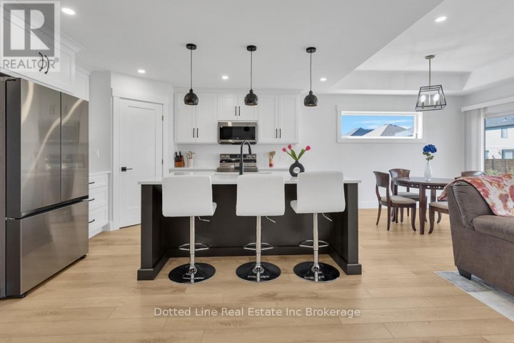 Photo 7 at 16 Walnut Drive, Tillsonburg Photo 7 at 16 Walnut Drive, Tillsonburg