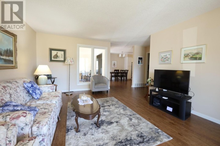 Photo 10 at 20 Edwin Crescent, Tillsonburg Photo 10 at 20 Edwin Crescent, Tillsonburg