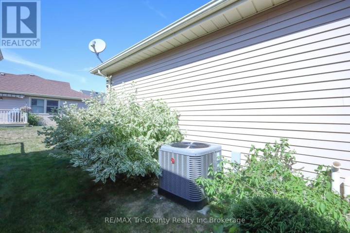 Photo 29 at 20 Edwin Crescent, Tillsonburg Photo 29 at 20 Edwin Crescent, Tillsonburg