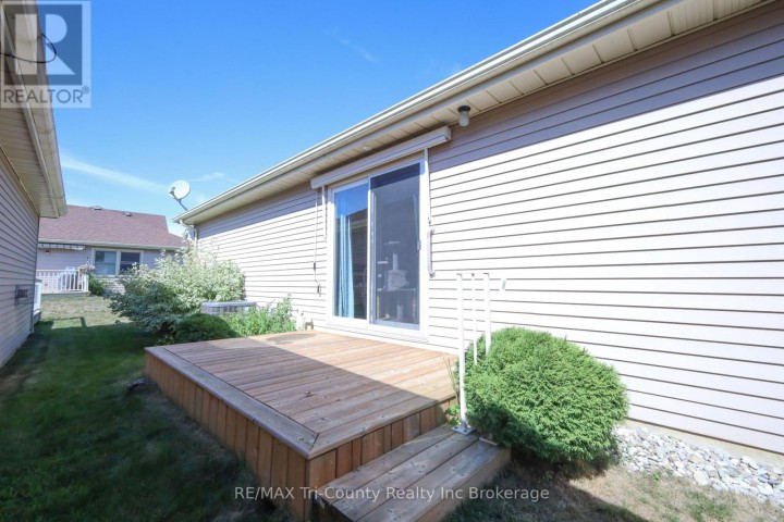 Photo 3 at 20 Edwin Crescent, Tillsonburg Photo 3 at 20 Edwin Crescent, Tillsonburg