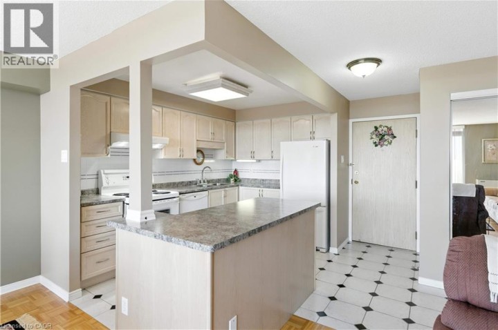 Photo 10 at 9 BONHEUR Court 807, Brantford Photo 10 at 9 BONHEUR Court 807, Brantford