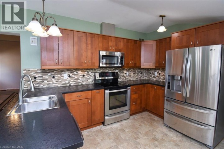 Photo 5 at 139 Chestnut Avenue, Brantford Photo 5 at 139 Chestnut Avenue, Brantford
