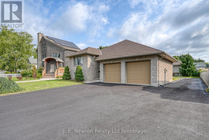 Photo 2 at 356 Broadway Street, Tillsonburg Photo 2 at 356 Broadway Street, Tillsonburg