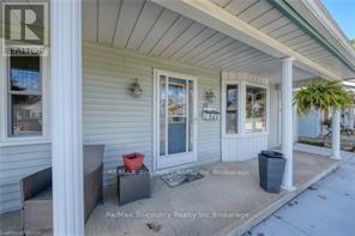 Photo 2 at 18 Wilkins Crescent, Tillsonburg Photo 2 at 18 Wilkins Crescent, Tillsonburg