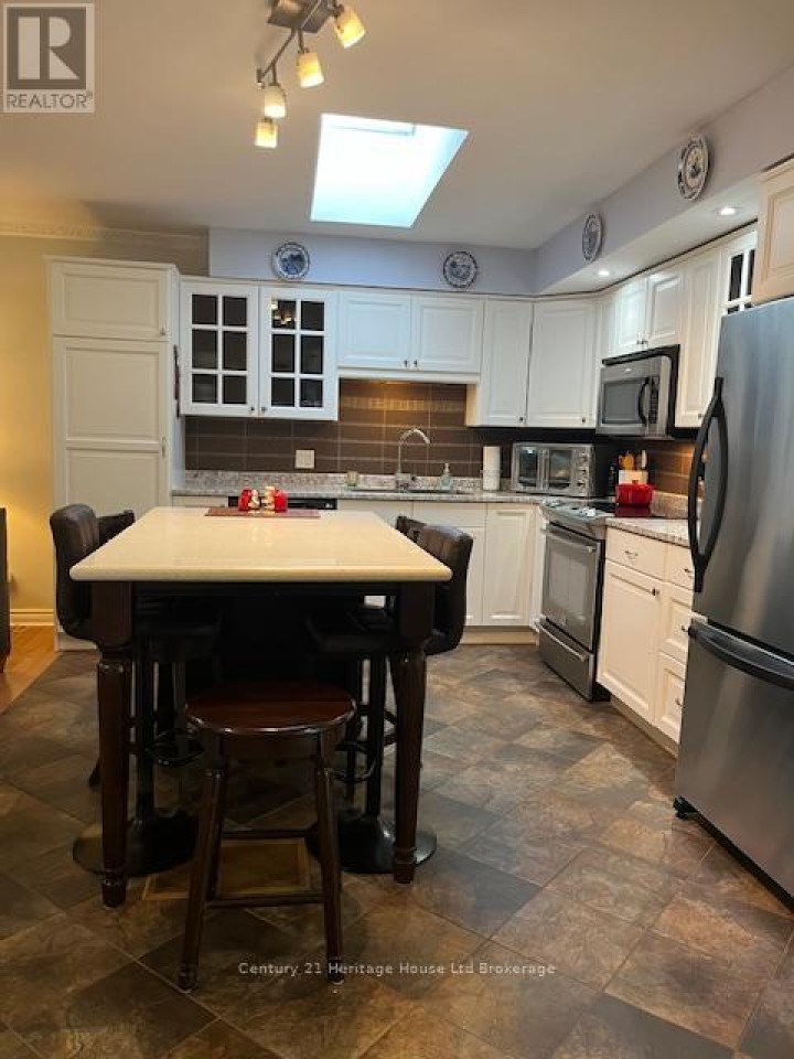 Photo 10 at 65 Edwin Crescent, Tillsonburg Photo 10 at 65 Edwin Crescent, Tillsonburg