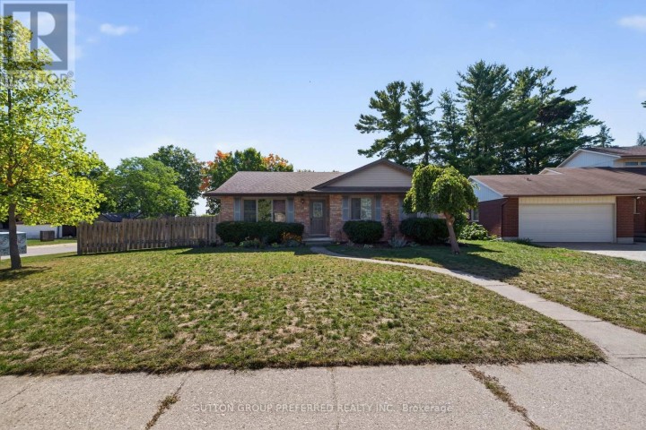 Photo 3 at 17 Clear Valley Drive, Tillsonburg Photo 3 at 17 Clear Valley Drive, Tillsonburg