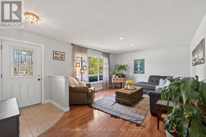 Photo 4 at 17 Clear Valley Drive, Tillsonburg Photo 4 at 17 Clear Valley Drive, Tillsonburg