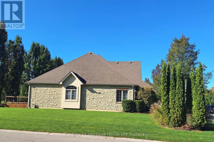 Photo 3 at 101 - 5 Woodhaven Drive, Tillsonburg Photo 3 at 101 - 5 Woodhaven Drive, Tillsonburg