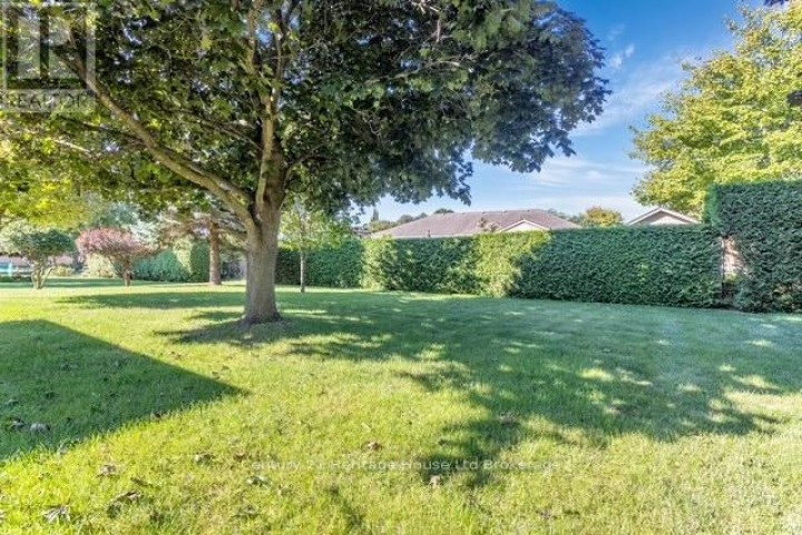 Photo 3 at 5 Thomas Avenue, Tillsonburg Photo 3 at 5 Thomas Avenue, Tillsonburg