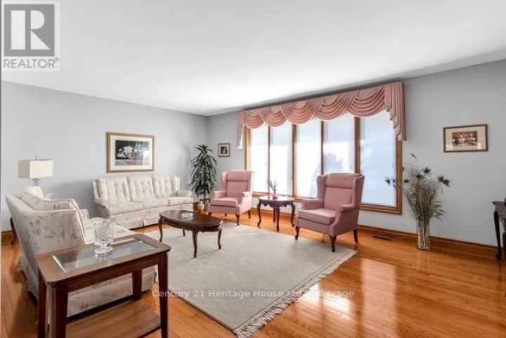 Photo 7 at 5 Thomas Avenue, Tillsonburg Photo 7 at 5 Thomas Avenue, Tillsonburg