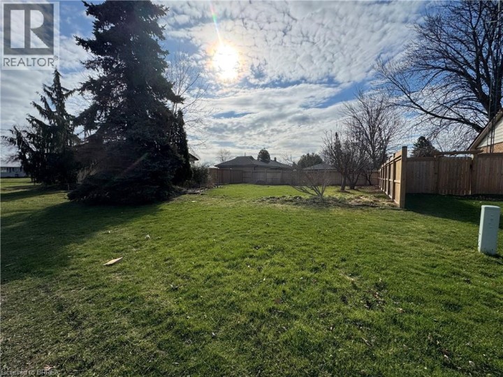 Photo 3 at 72 Evelyn Street, Brantford Photo 3 at 72 Evelyn Street, Brantford