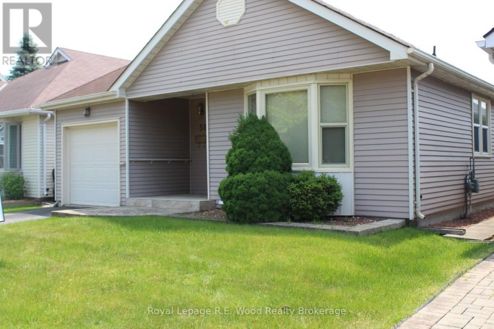 Photo 2 at 58 Hawkins Crescent, Tillsonburg Photo 2 at 58 Hawkins Crescent, Tillsonburg