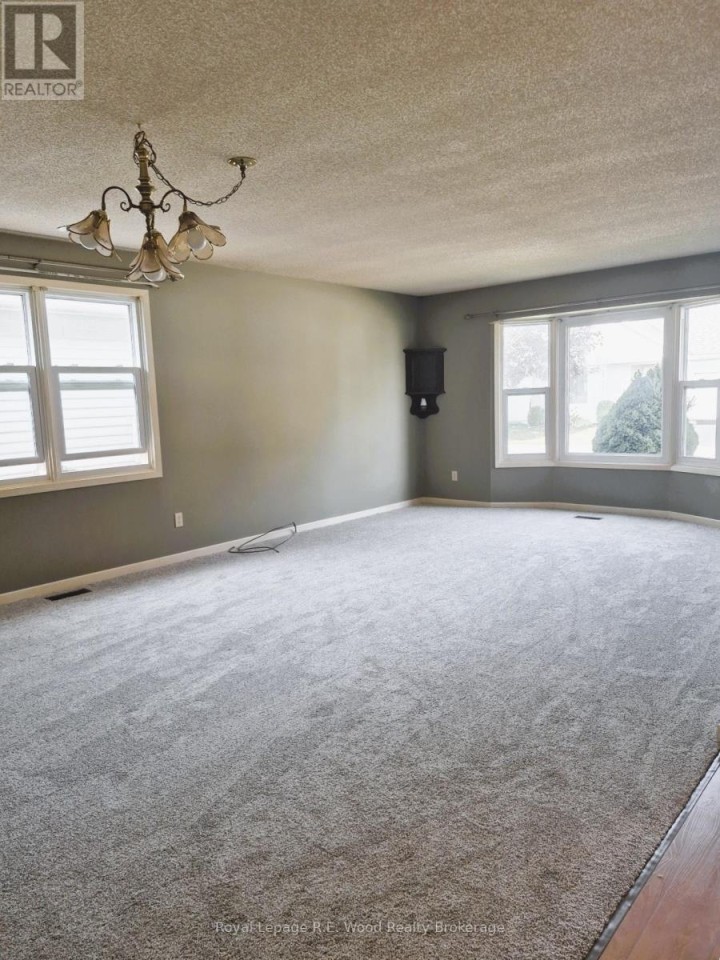 Photo 9 at 58 Hawkins Crescent, Tillsonburg Photo 9 at 58 Hawkins Crescent, Tillsonburg