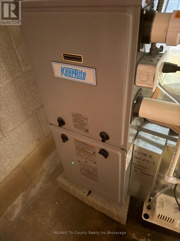 Photo 15 at 20 Fairfield Crescent, Tillsonburg Photo 15 at 20 Fairfield Crescent, Tillsonburg